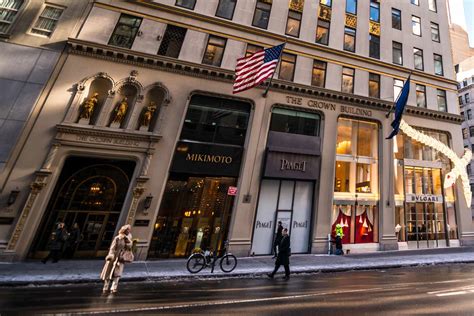 shops on 5th ave nyc.